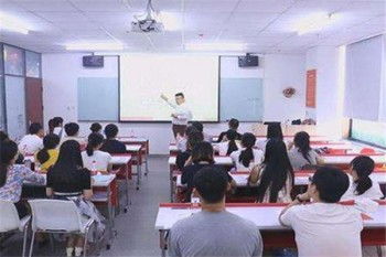 教育機(jī)構(gòu)加盟全解析 費(fèi)用、盈利與品牌選擇指南